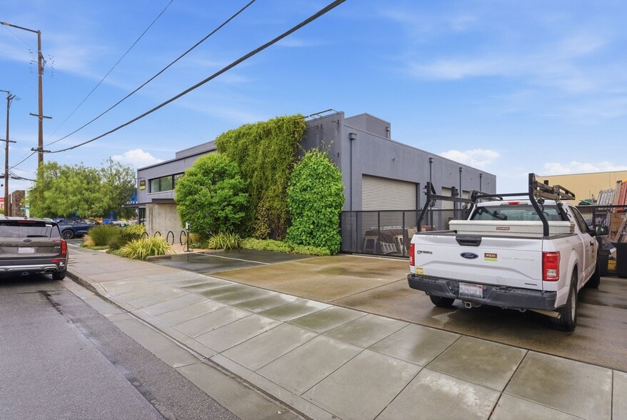 More Photos Of 1401 Old County Rd, San Carlos Manufacturing For Sale