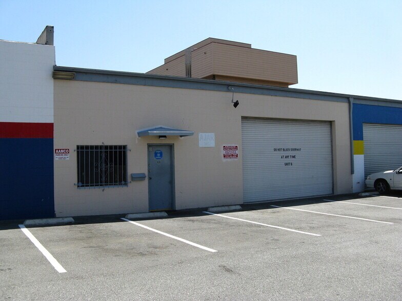 More Photos Of 2621 Pico Blvd, Santa Monica Storefront Retail Office For Lease