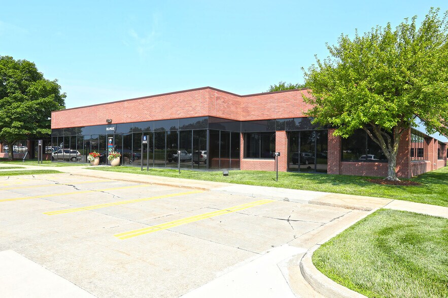 Primary Photo Of 7101-7199 Vista Dr, West Des Moines Coworking Space