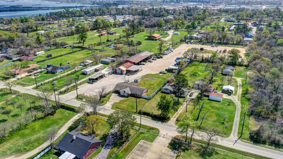 More Photos Of 16636 Bear Bayou Dr, Channelview Warehouse For Sale