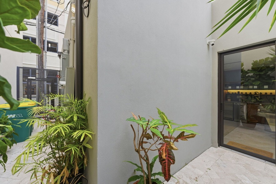 More Photos Of 45 Valencia Ave, Coral Gables Office For Sale