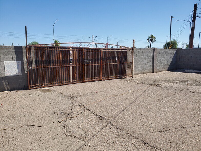 More Photos Of 955 E Main St, Mesa Freestanding For Sale