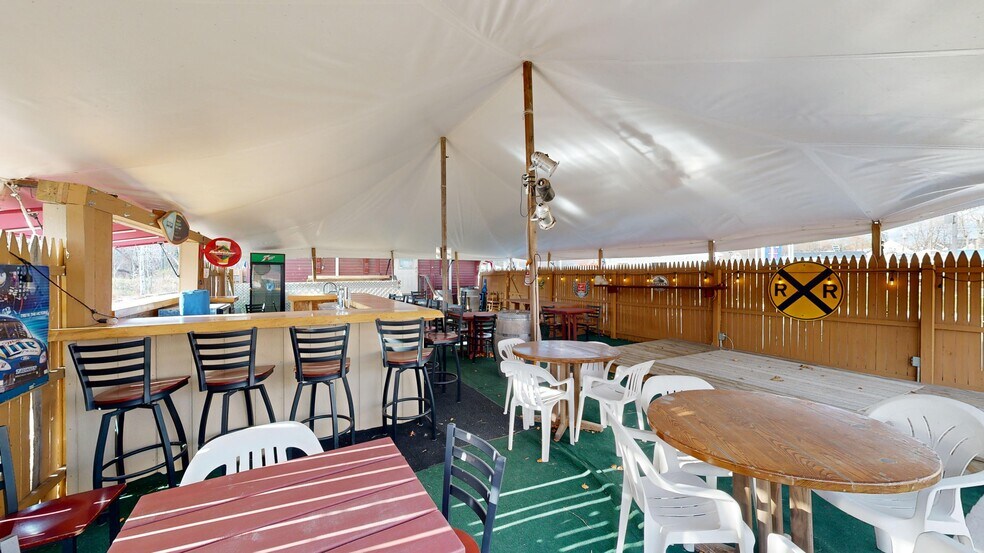 More Photos Of 695 Lisbon St, Lisbon Restaurant For Sale