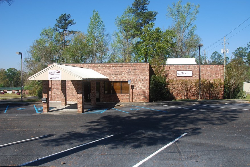 Primary Photo Of 1207 Azalea Pl, Brewton Medical For Lease