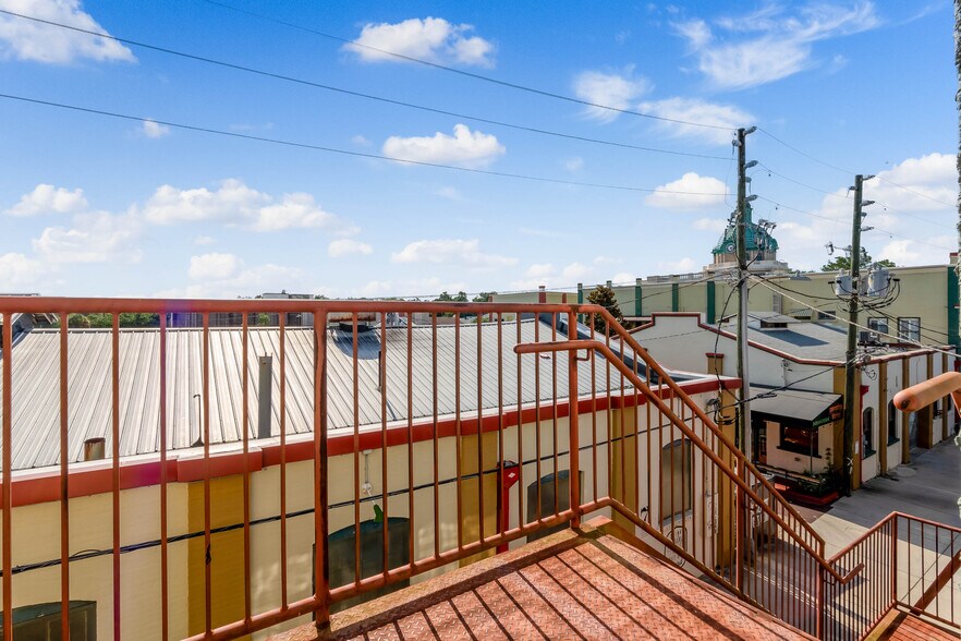 More Photos Of 114 S Woodland Blvd, Deland Storefront For Sale