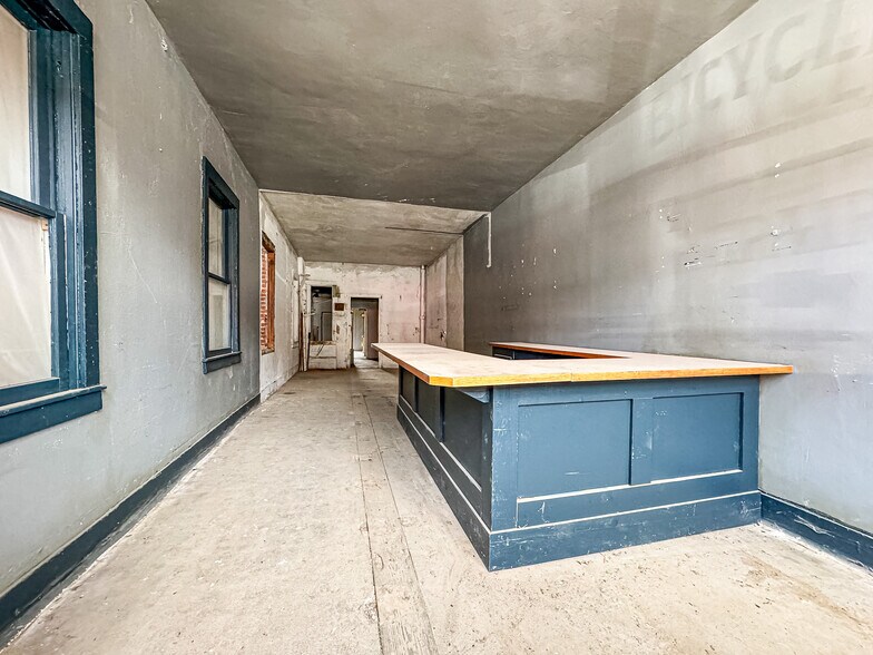 More Photos Of 614 Kihekah Ave, Pawhuska Flex For Sale