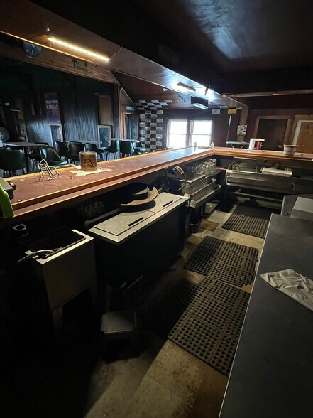 More Photos Of 100 E Grove St, Poplar Grove Freestanding For Lease