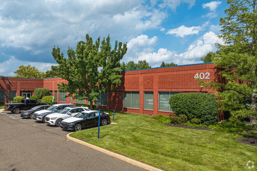 More Photos Of 402-404 Lippincott Dr, Marlton Medical For Sale