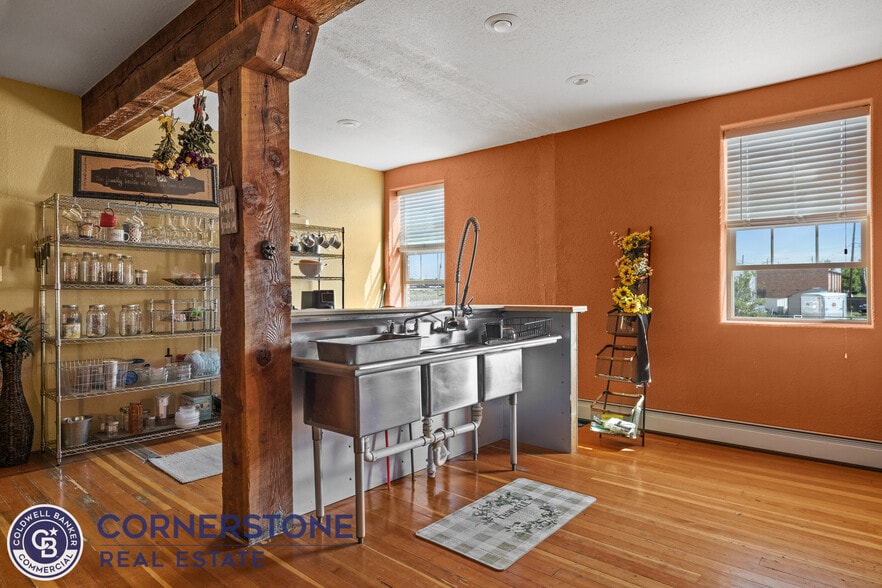 More Photos Of 350 N Kimball St, Casper Flex For Sale