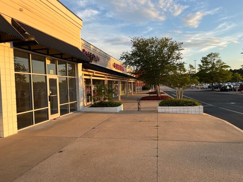 More Photos Of 110 River Oaks Dr, Tarboro Unknown For Lease