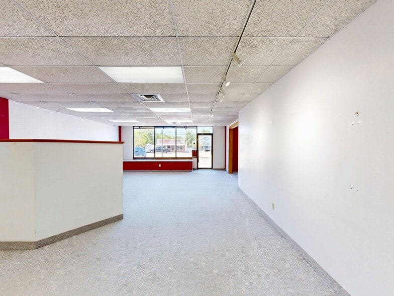 More Photos Of 2051-2063 W 8th St, Erie Storefront Retail Office For Lease