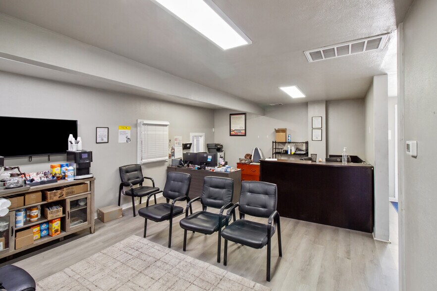 More Photos Of 2220 N Earl Rudder Fwy, Bryan Warehouse For Sale