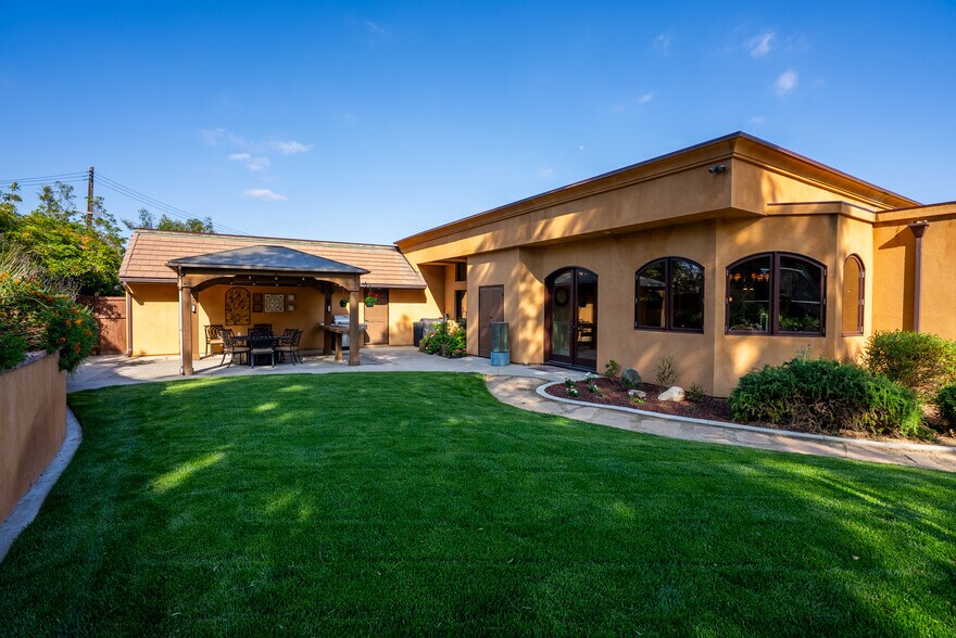 More Photos Of 10845 Meads, Orange Specialty For Sale