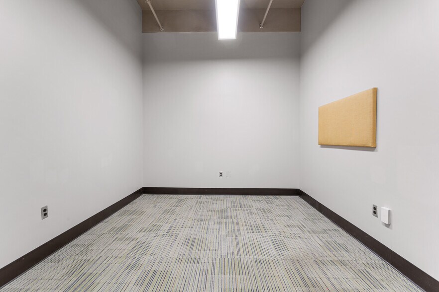 More Photos Of 101 E Allen St, Hendersonville Medical For Lease