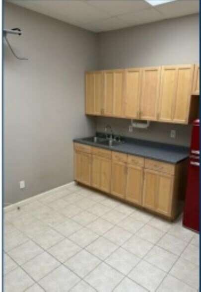 More Photos Of 1528-1530 Woodville Rd, Millbury Freestanding For Lease