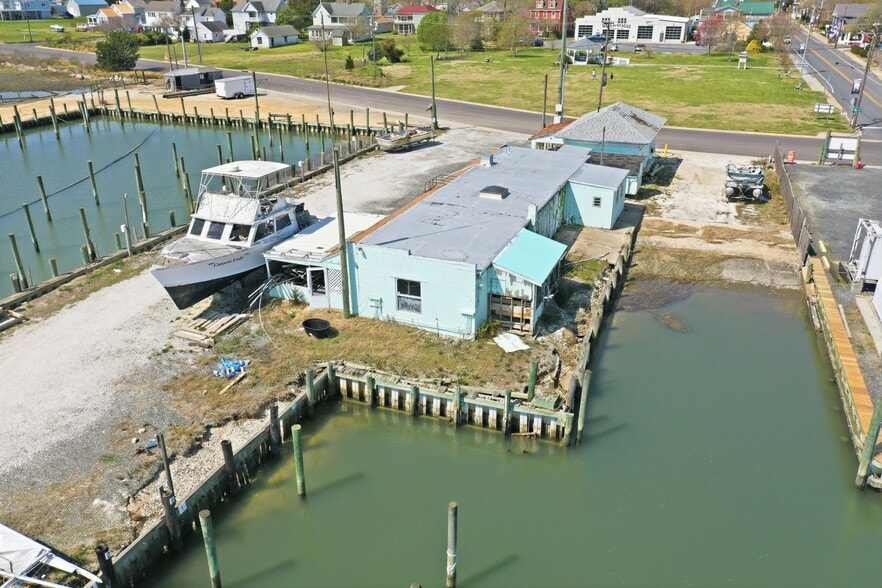 More Photos Of 17 Atlantic Ave, Wachapreague Restaurant For Sale