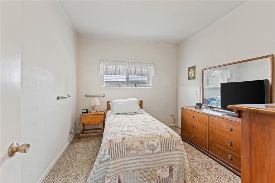 More Photos Of 17604 US-97 Hwy, Weed Apartments For Sale