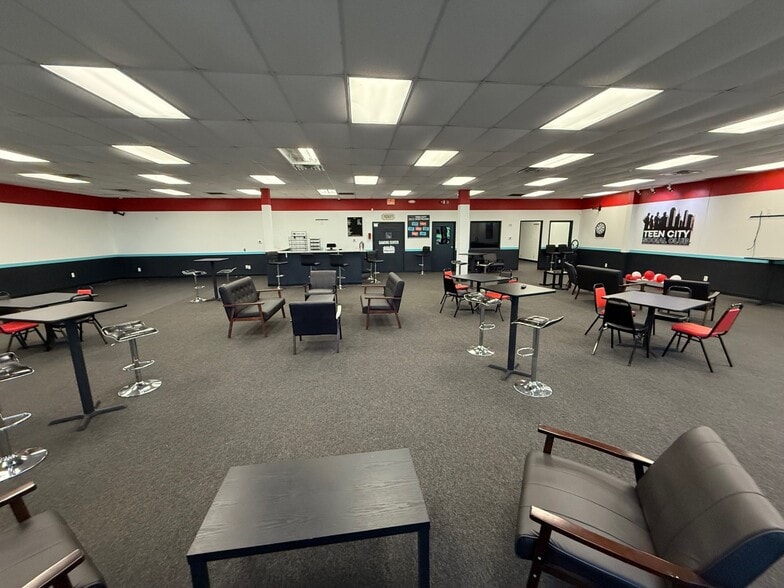 More Photos Of 5335 Broadway Blvd, Garland Unknown For Lease