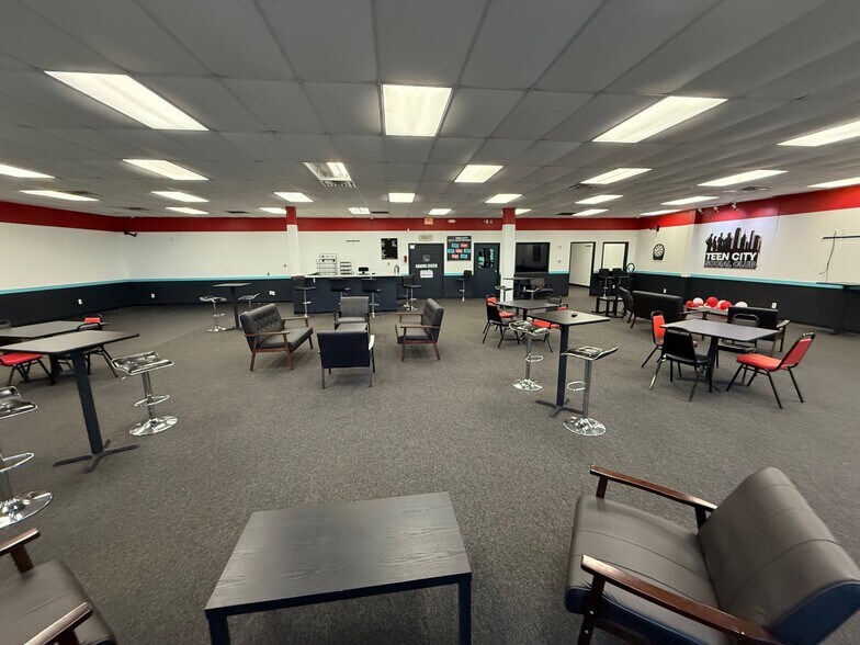 More Photos Of 5335 Broadway Blvd, Garland Unknown For Lease