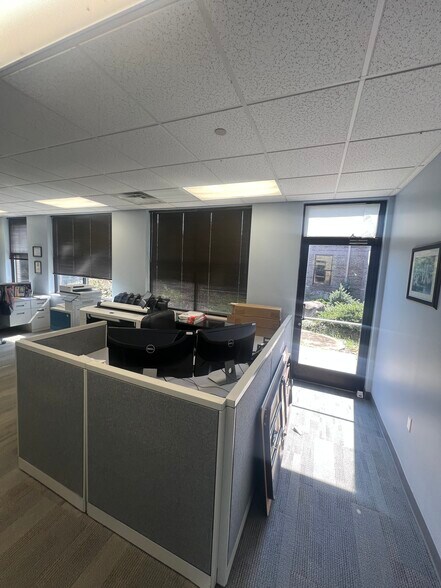 More Photos Of 1310 Centerpoint Blvd, Knoxville Medical For Sale