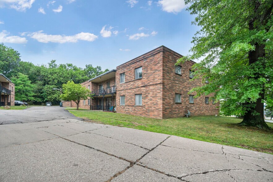 More Photos Of 818-850 S Green Rd, South Euclid Apartments For Sale