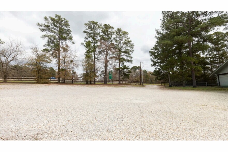 More Photos Of 861 Texas 19, Huntsville Industrial For Sale