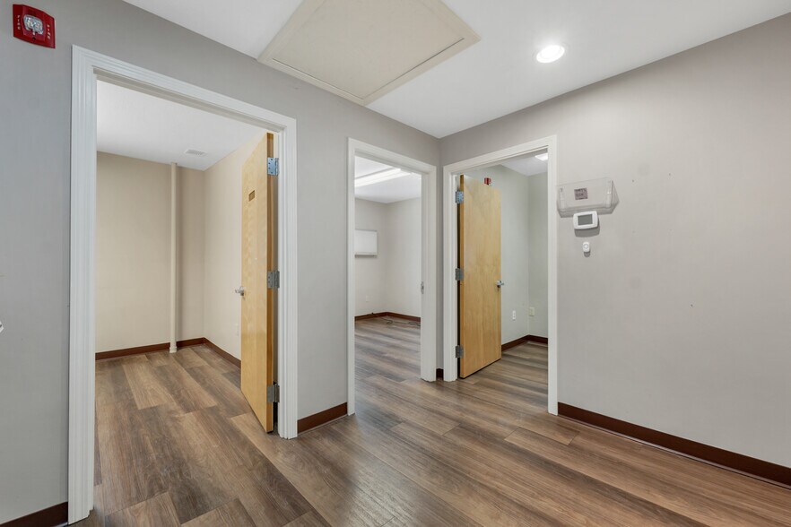 More Photos Of 1 Mound Ct, Merrimack Medical For Sale