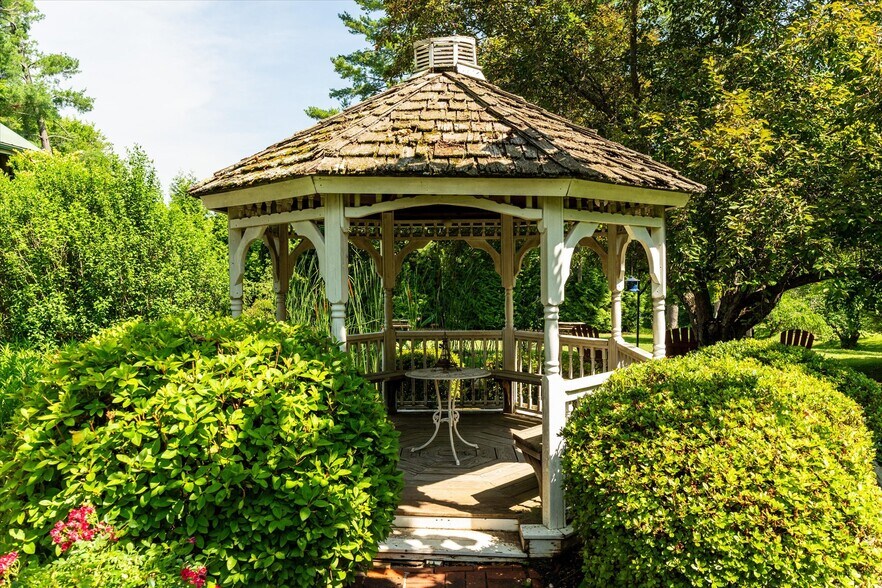 More Photos Of 252 David Bruce Ave, Charlotte Court House Hospitality For Sale