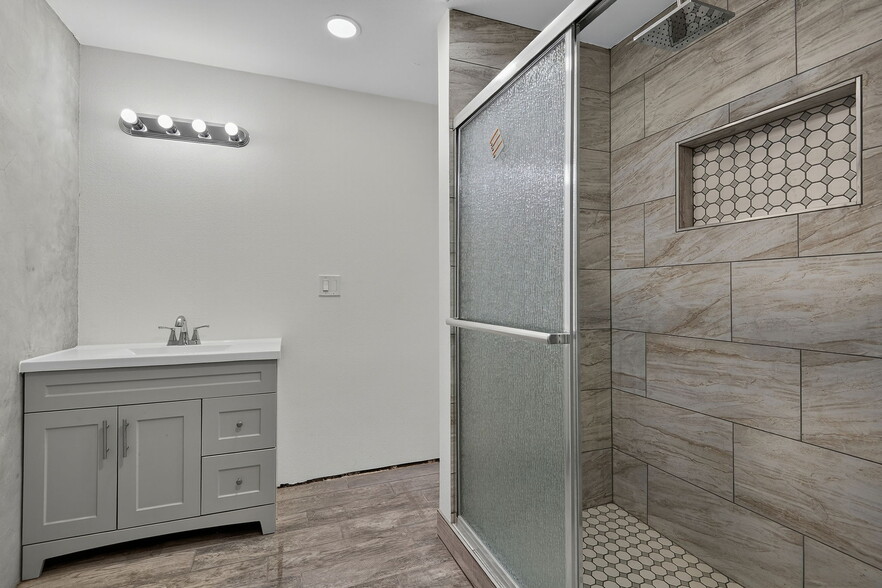 More Photos Of 400 N Hayes Ave, Oxnard Multifamily For Sale