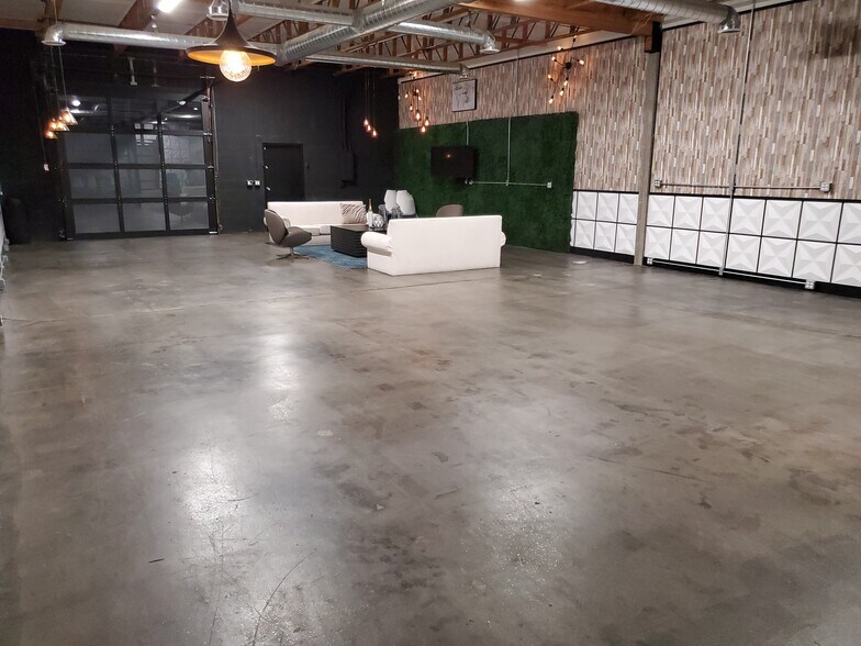 More Photos Of 3007-3023 S West Temple, Salt Lake City Light Manufacturing For Lease