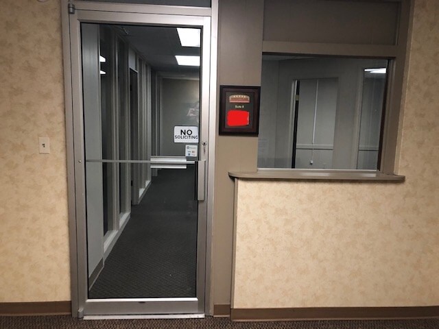 More Photos Of 2310 E Oakland Ave, Bloomington Office For Lease