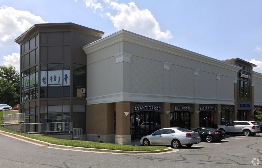 More Photos Of 5100-5268 Nicholson Ln, Rockville Unknown For Lease