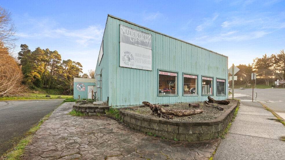 More Photos Of 240 Hwy 101, Bandon Freestanding For Sale