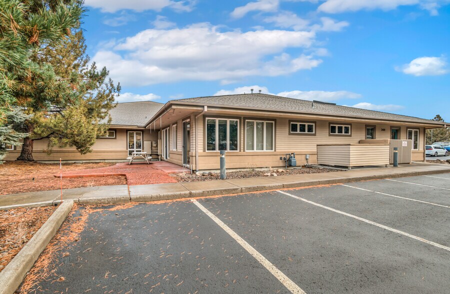 More Photos Of 2400 NE Neff Rd, Bend Medical For Lease