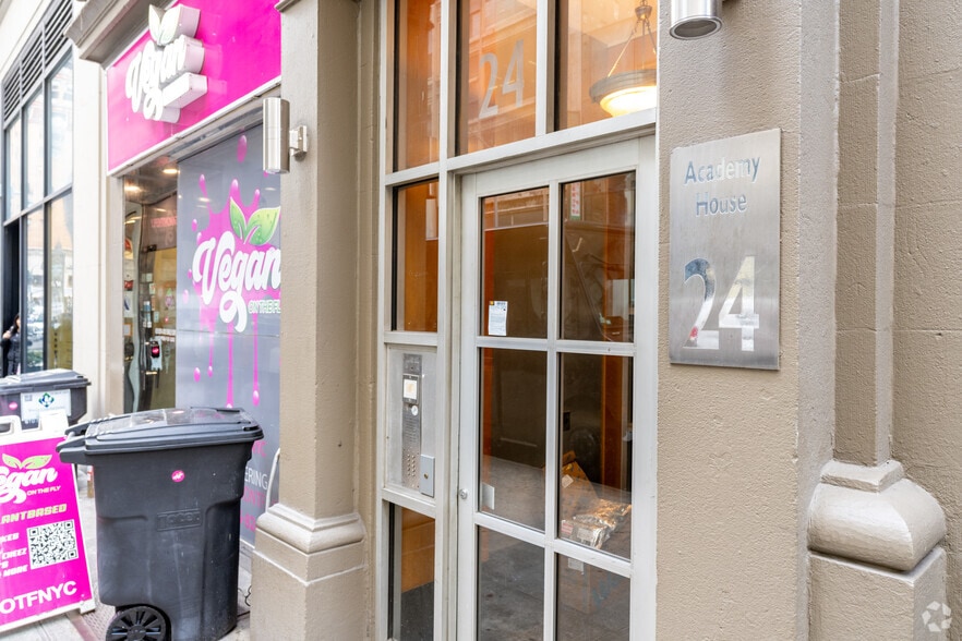 More Photos Of 24 W 45th St, New York Apartments For Lease