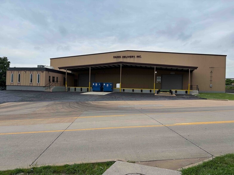 More Photos Of 2517 Adie Rd, Maryland Heights Warehouse For Sale