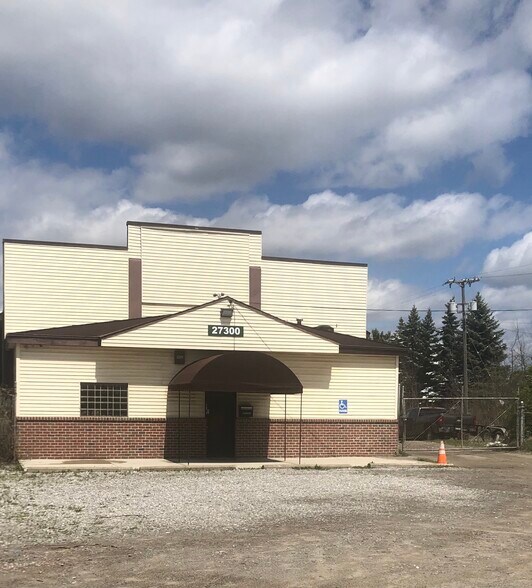 More Photos Of 27300 Ecorse Rd, Taylor Warehouse For Lease
