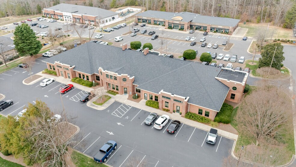 More Photos Of 105 Ben Casey Dr, Fort Mill Medical For Lease