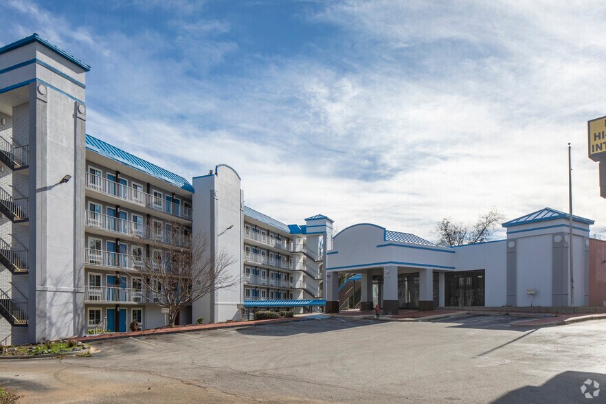 Primary Photo Of 5101 Messer Airport Hwy, Birmingham Hotel For Sale