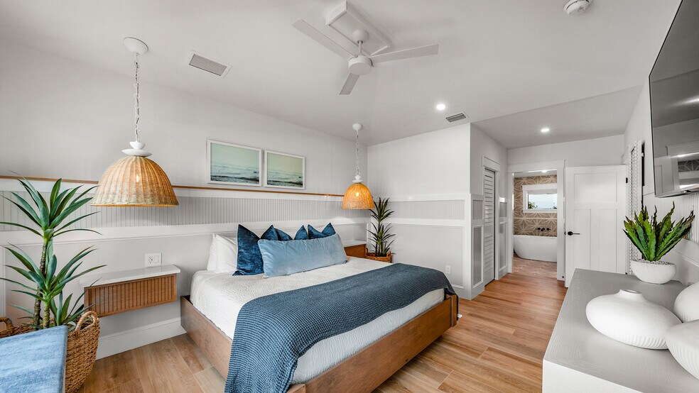 More Photos Of , Siesta Key Multifamily For Sale