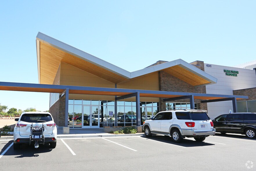 Primary Photo Of SE Ocotillo Rd & Gilbert Rd, Chandler Unknown For Lease