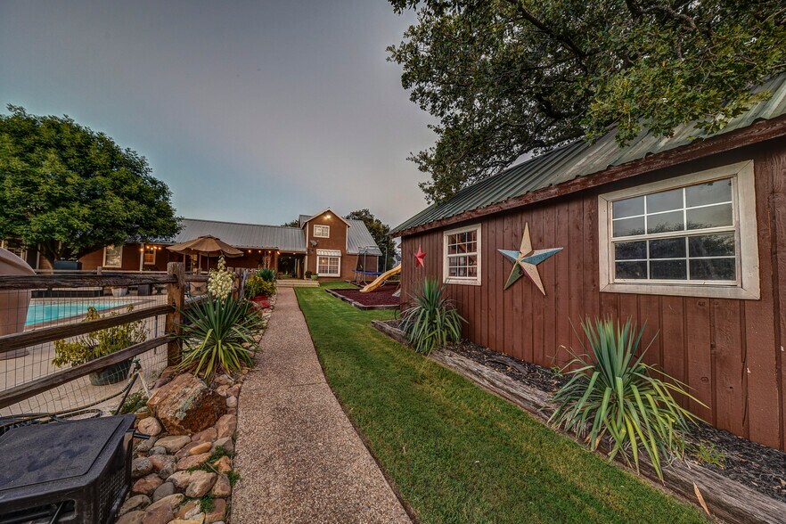 More Photos Of 3112 Sunset School Rd, Sunset Land For Sale