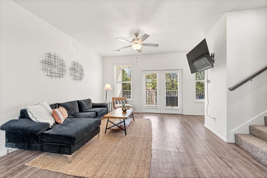 More Photos Of 1512 S Razorback Rd, Fayetteville Apartments For Sale