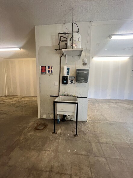 More Photos Of 776 W Baseline Rd, Lafayette Warehouse For Lease