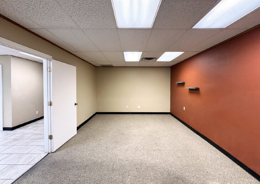More Photos Of 2511-2517 Wyoming Blvd NE, Albuquerque Office For Sale