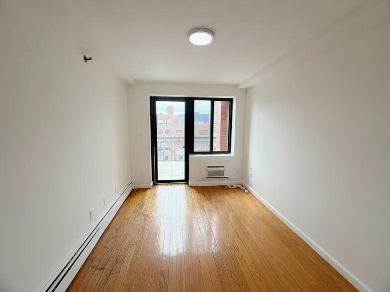 More Photos Of 4134 Haight St, Flushing Multifamily For Sale