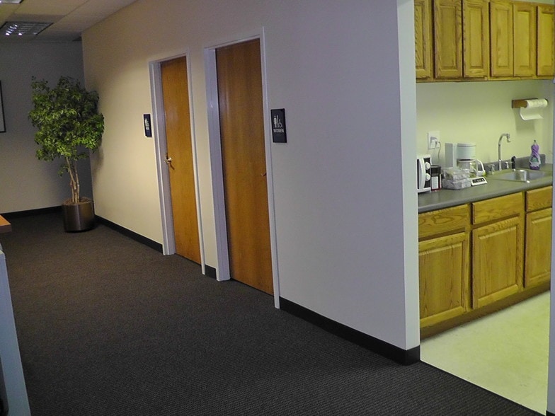 More Photos Of 710 E Ogden Ave, Naperville Office For Lease