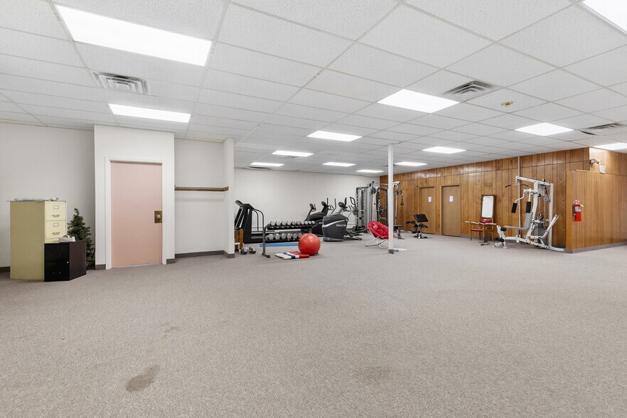 More Photos Of 976 W Minnehaha Ave, Saint Paul Warehouse For Sale