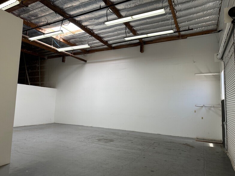 More Photos Of 1830 Lockwood St, Oxnard Warehouse For Lease