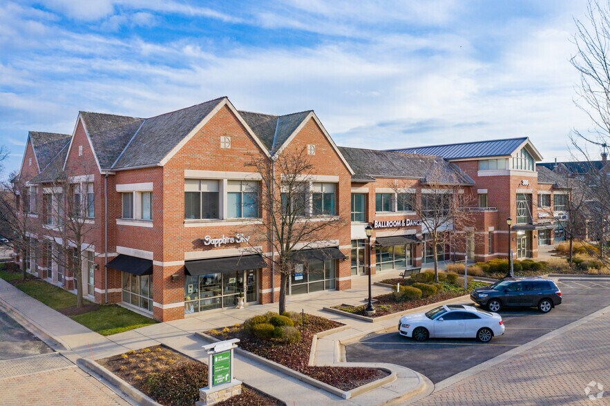 More Photos Of 300 Village Green Dr, Lincolnshire Office For Lease